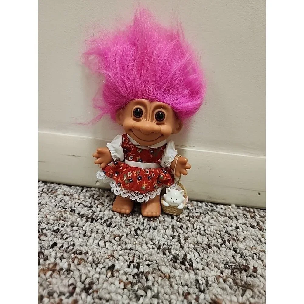 TROLL GIRL‎ w/ Kitty CAT in Basket Calico Dress Raspberry PINK Hair Russ